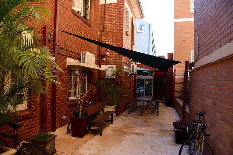 The Emperors Crown Hostel - Accommodation Asia 10