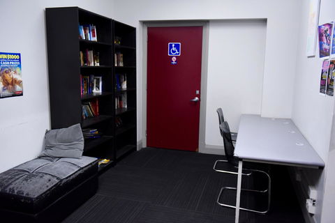 The Emperors Crown Hostel - Accommodation Asia 5