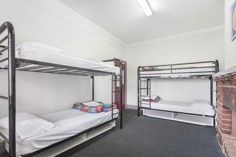 The Emperors Crown Hostel - Accommodation Asia 7