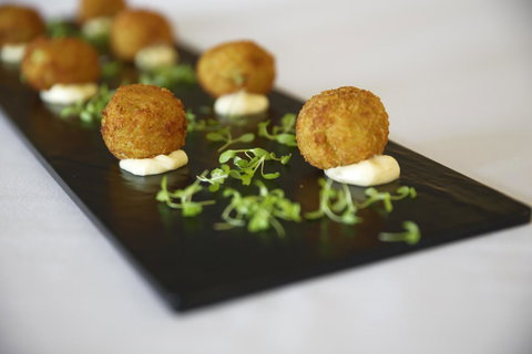 Maya Maya At Mandoon Estate - Accommodation Asia 40