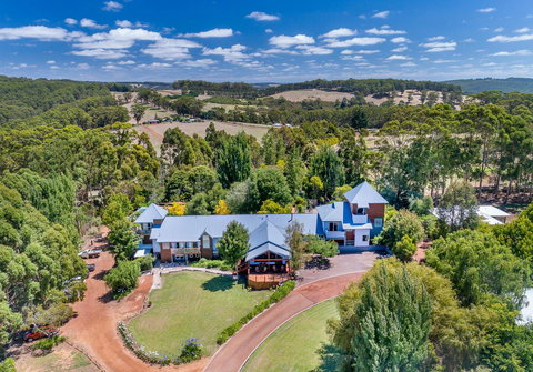 Chimes Spa Retreat - Accommodation Asia 3