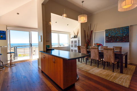 Cottesloe Beach House I - Accommodation Asia 12