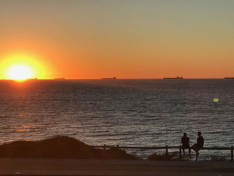 Cottesloe Beachfront Ocean View Apartment - Accommodation Guide 18