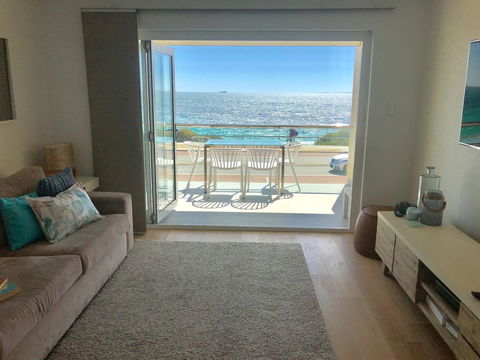 Cottesloe Beachfront Ocean View Apartment - Accommodation Guide 0