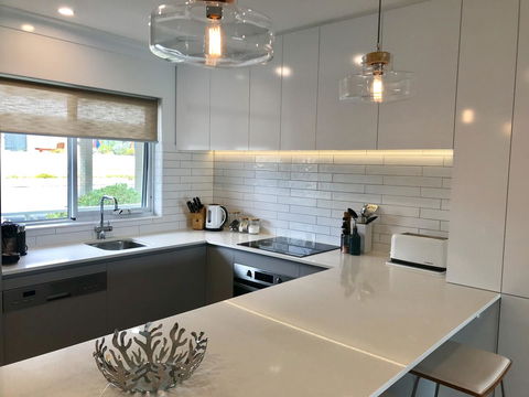 Cottesloe Beachfront Ocean View Apartment - Accommodation Guide 12