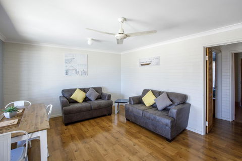 Shark Bay Seafront Apartments - Accommodation Asia 14