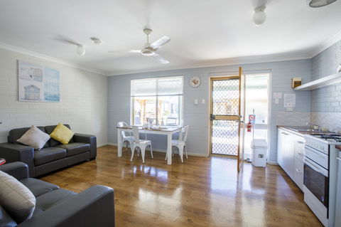 Shark Bay Seafront Apartments - Accommodation Asia 12