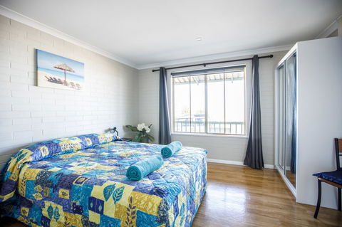 Shark Bay Seafront Apartments - Accommodation Asia 29