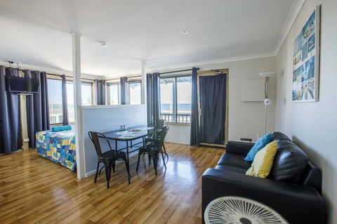 Shark Bay Seafront Apartments - Accommodation Asia 34