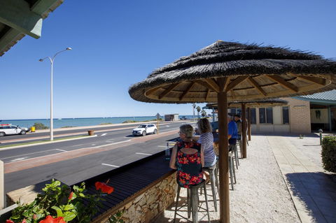 Shark Bay Seafront Apartments - Accommodation Asia 38