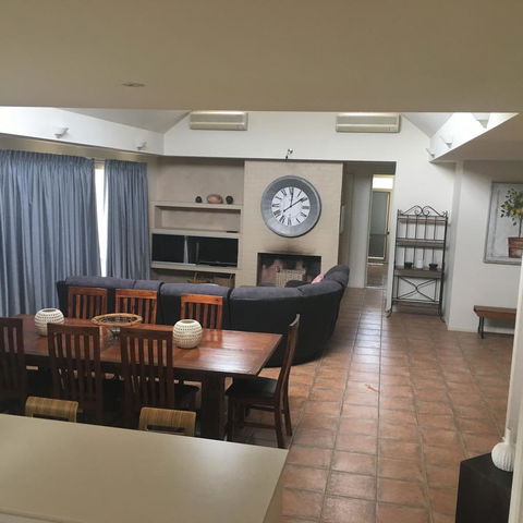 Grapevines Boutique Accommodation - Accommodation Asia 4