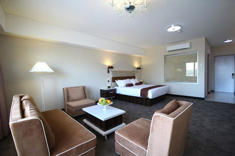 Swan River Hotel - Accommodation China 42