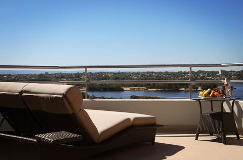 Residence On Langley Park - Accommodation Guide 19