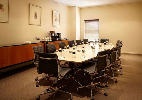 Residence On Langley Park - Accommodation Guide 20