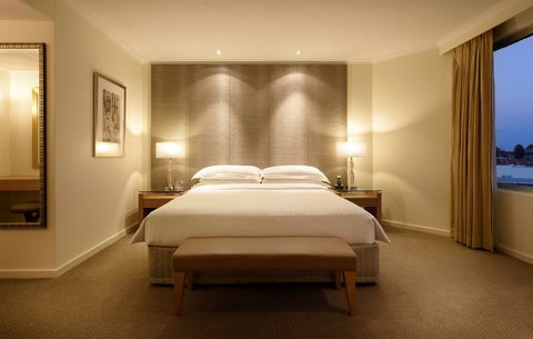 Residence On Langley Park - Accommodation Guide 8