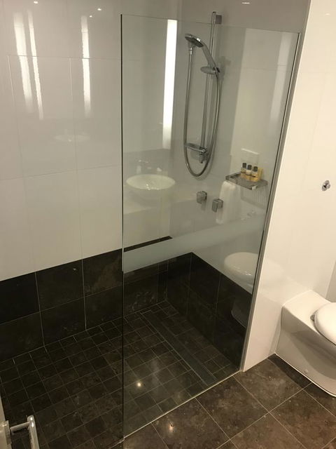Residence On Langley Park - Accommodation Guide 5