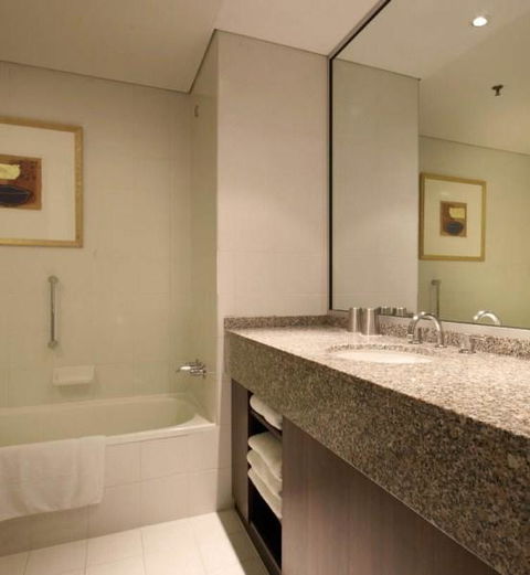 Residence On Langley Park - Accommodation Guide 4