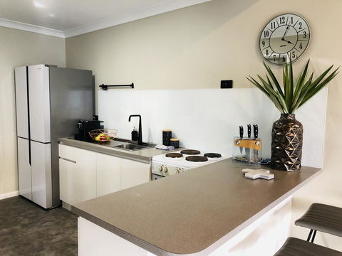 West Beach Lagoon 220 Stylish And Cozy - Accommodation Asia 5