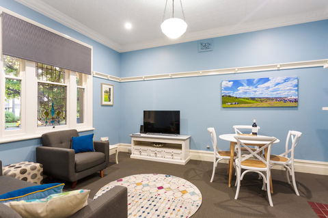 Blue Door Apartments - Accommodation Asia 2