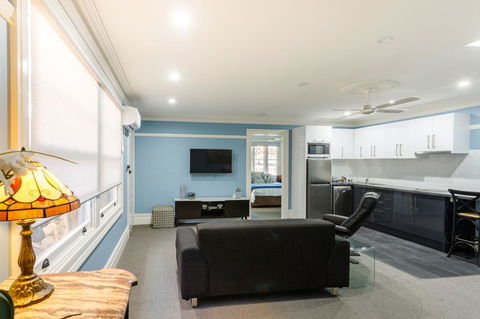 Blue Door Apartments - Accommodation Asia 14