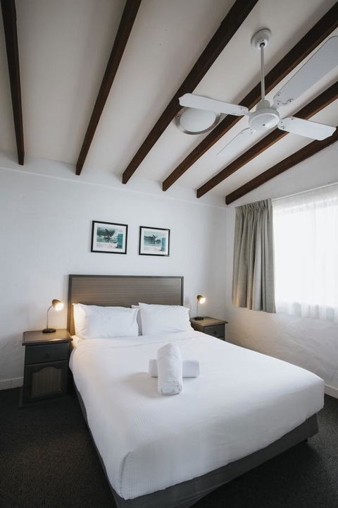 Canal Rocks Beachfront Apartments - Accommodation Guide 19