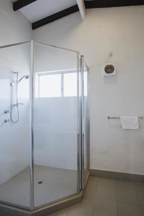 Canal Rocks Beachfront Apartments - Accommodation Guide 30