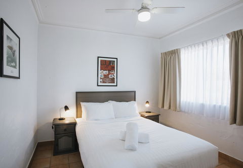 Canal Rocks Beachfront Apartments - Accommodation Guide 7