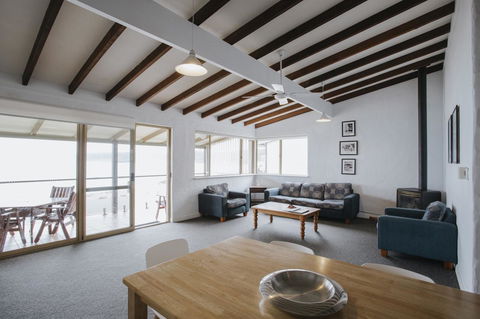 Canal Rocks Beachfront Apartments - Accommodation Guide 24