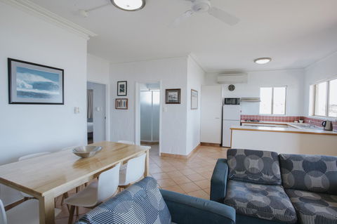 Canal Rocks Beachfront Apartments - Accommodation Guide 5