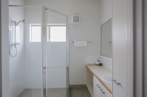 Canal Rocks Beachfront Apartments - Accommodation Guide 39
