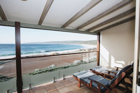 Canal Rocks Beachfront Apartments - Accommodation Guide 18