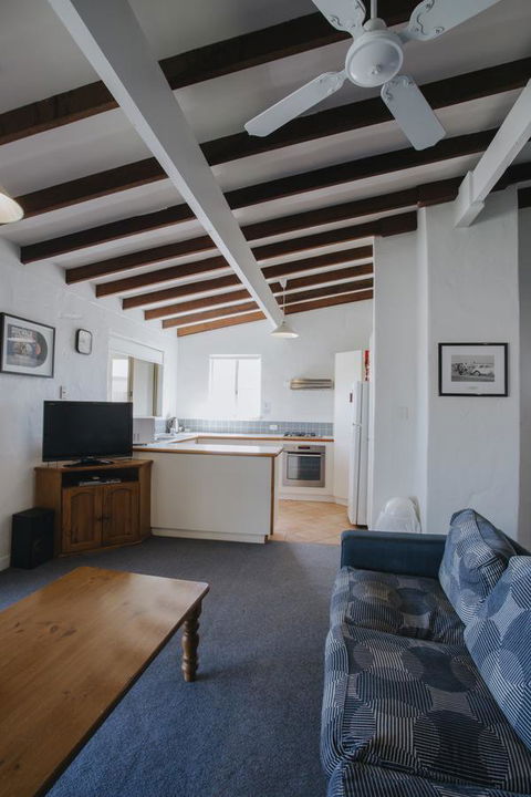 Canal Rocks Beachfront Apartments - Accommodation Guide 11