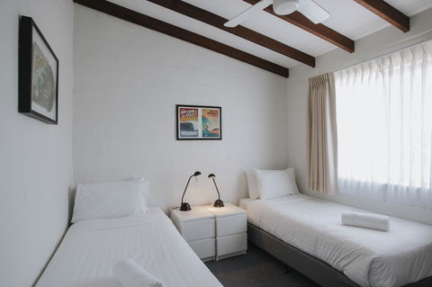 Canal Rocks Beachfront Apartments - Accommodation Guide 31