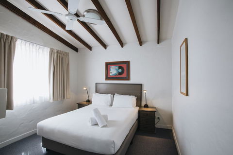 Canal Rocks Beachfront Apartments - Accommodation Guide 14