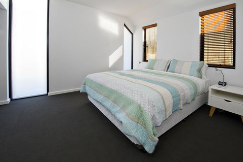 Margaret River Bungalow-1-street - Pet Friendly - Accommodation Asia 7