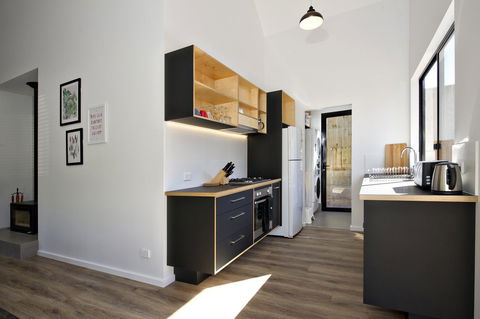 Margaret River Bungalow-1-street - Pet Friendly - Accommodation Asia 8