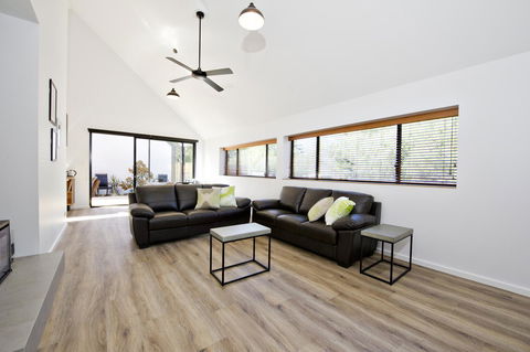 Margaret River Bungalow-1-street - Pet Friendly - Accommodation Asia 11
