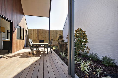 Margaret River Bungalow-1-street - Pet Friendly - Accommodation Asia 13
