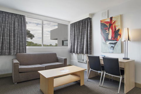 Metro Hotel Perth - Accommodation Guide 25