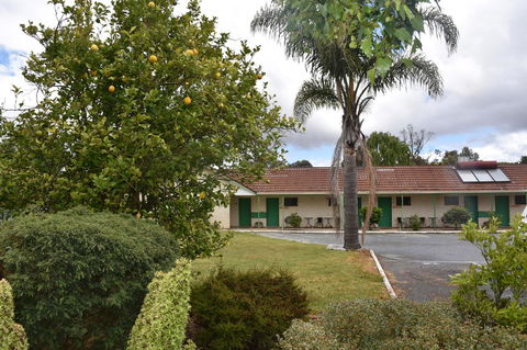 Mount Barker Valley Views Motel & Chalets, Western Australia - Accommodation Guide 23