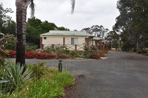 Mount Barker Valley Views Motel & Chalets, Western Australia - Accommodation Guide 32