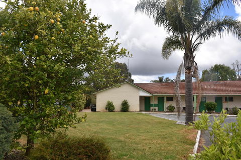 Mount Barker Valley Views Motel & Chalets, Western Australia - Accommodation Guide 22