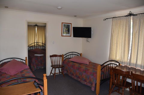 Mount Barker Valley Views Motel & Chalets, Western Australia - Accommodation Guide 39
