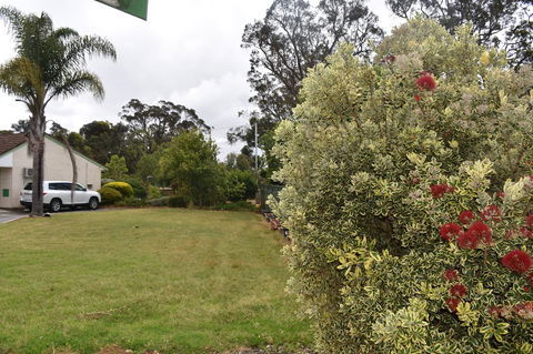 Mount Barker Valley Views Motel & Chalets, Western Australia - Accommodation Guide 24
