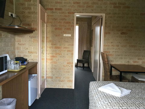 Mount Barker Valley Views Motel & Chalets, Western Australia - Accommodation Guide 9
