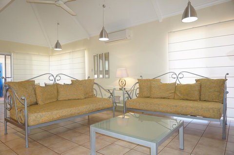 Osprey Holiday Village Unit 110 - Accommodation Guide 2