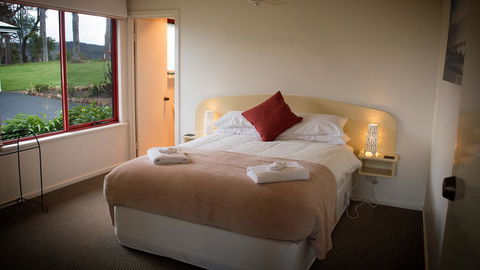 Karri Mia Chalets And Studios - Accommodation Asia 7