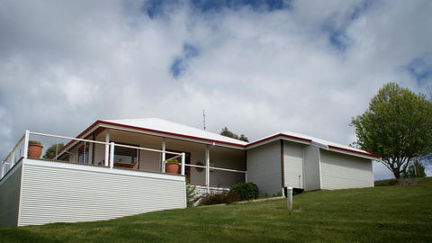 Karri Mia Chalets And Studios - Accommodation Asia 35