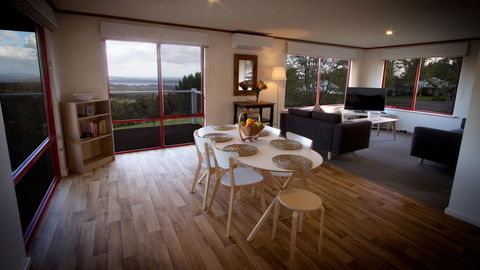 Karri Mia Chalets And Studios - Accommodation Asia 4