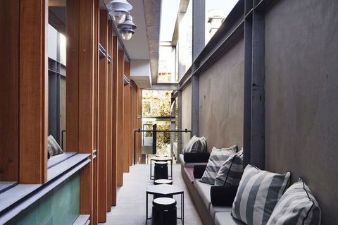 Alex Hotel - Accommodation Guide 24